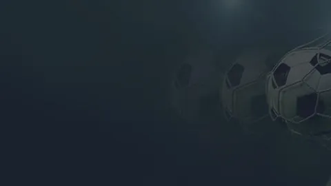 东契奇单挑祖巴茨，撤步三分一击即中